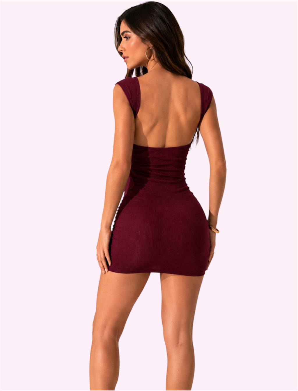 Vestido ajustado rojo con media espalda