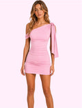 Vestido rosa ajustado de hombro caído