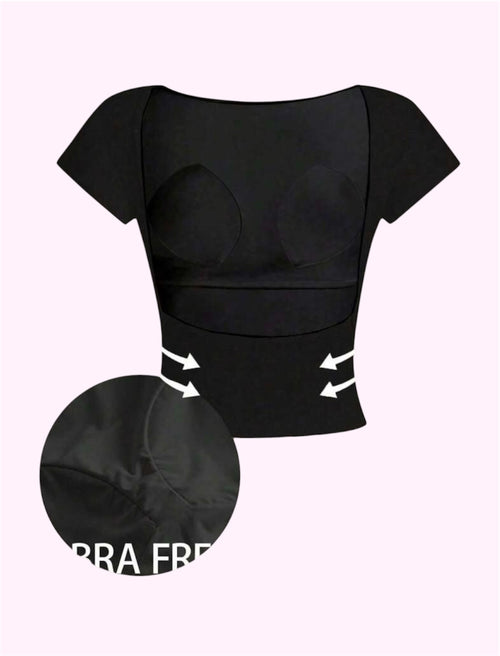 Blusa negra con copas y detalle en espalda